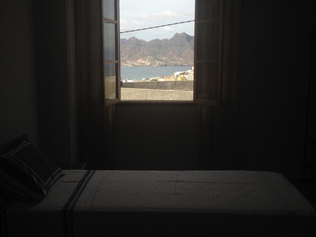 Residencial Monte Cara Bed & Breakfast Mindelo Exterior photo
